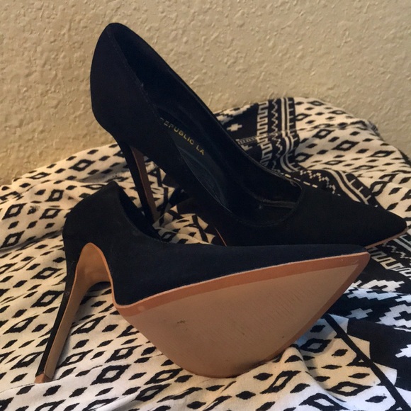 Shoes - Black pumps